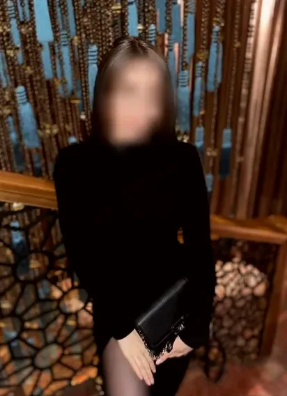 Amina, 36