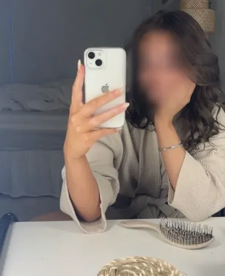 Emina, 20