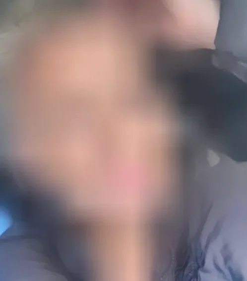 Emina, 32