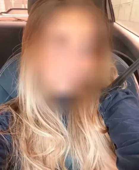 Ivana, 27