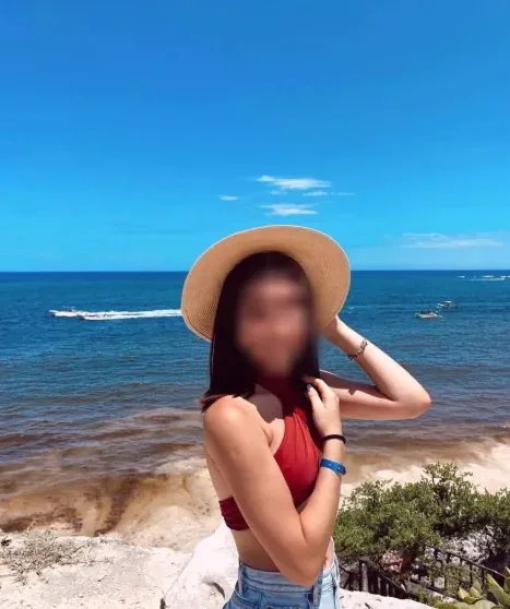 Karoline, 22