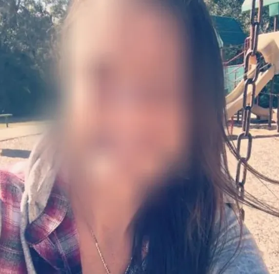 Karoline, 39