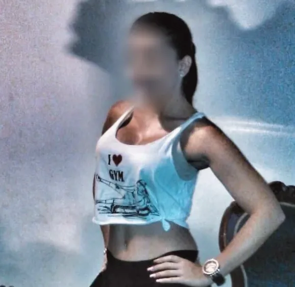 Laura, 40