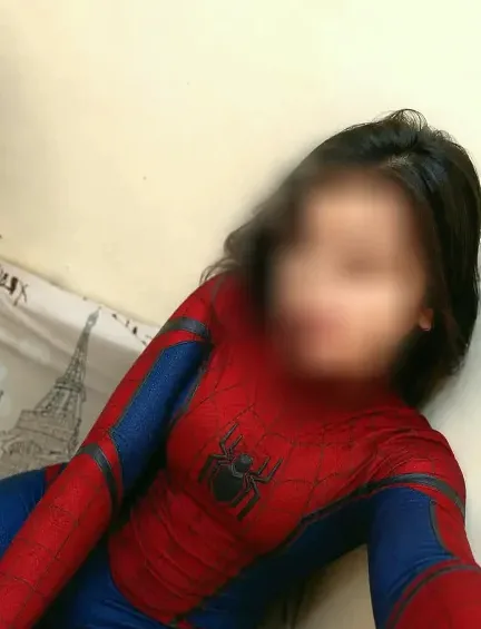 Michelle, 25
