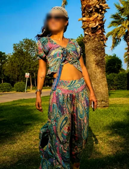 Nour, 33