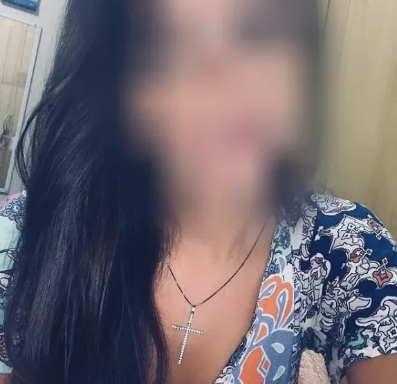 Rosa, 38