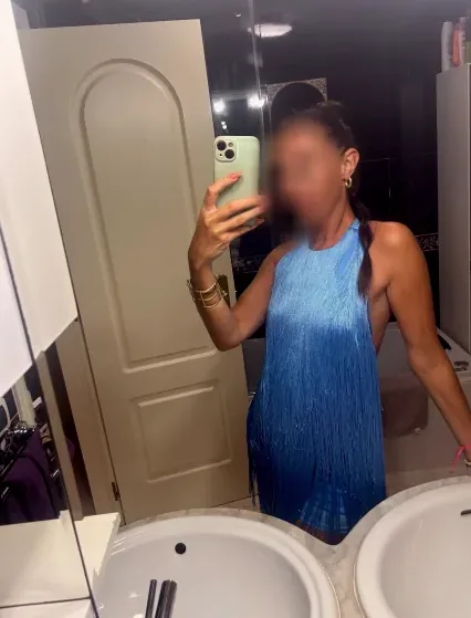 Selma, 32